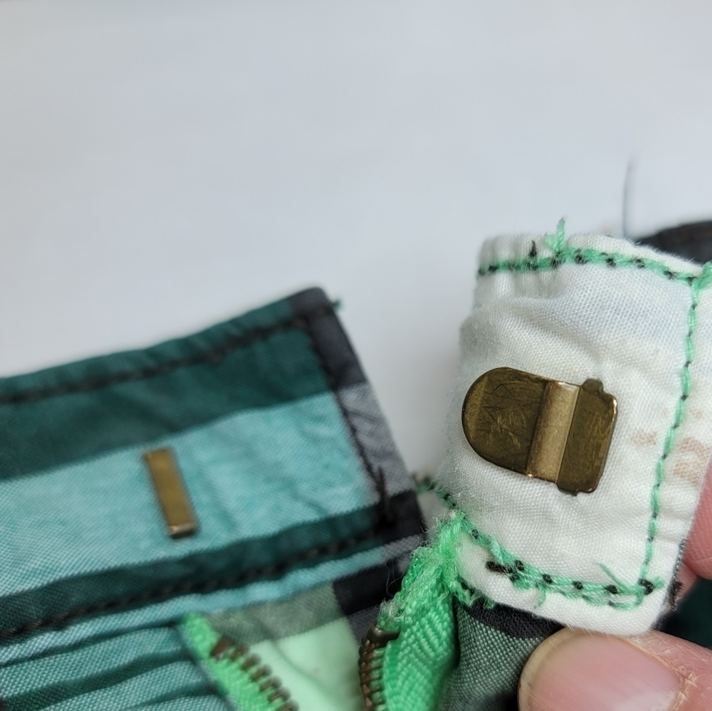 Old Navy Green and White Plaid Little Boy's Dress Shorts Size 6 - Picture 10 of 14
